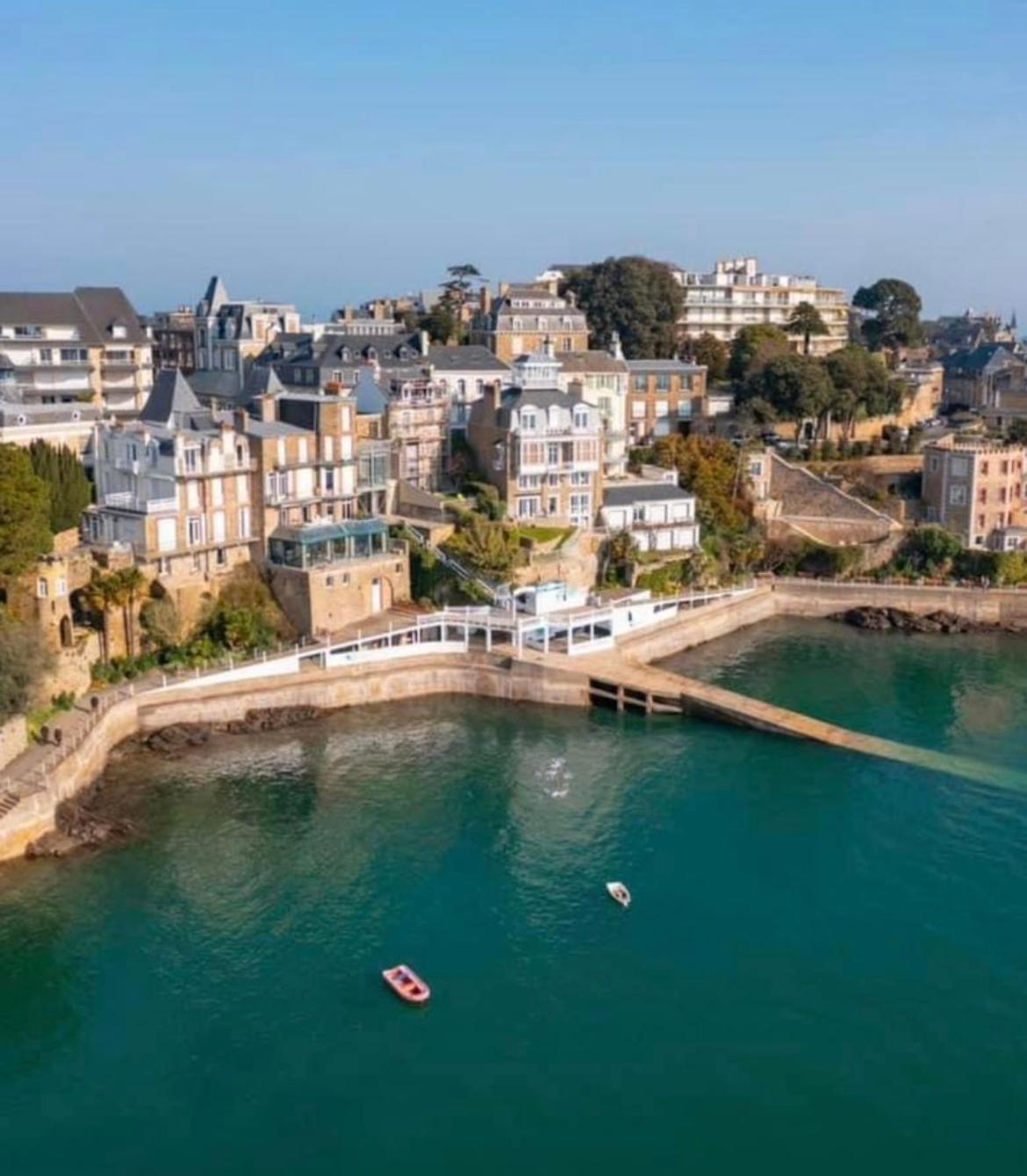 Ker Arcadia Hotel Pleurtuit Bagian luar foto
